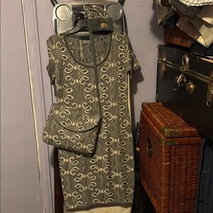 Beautiful size L fitted Gray and Cream Patterned Mini Dress